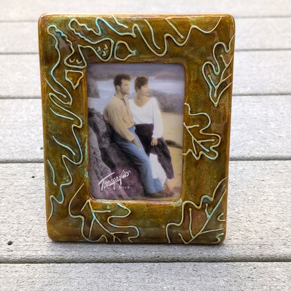 Vintage Terragrafics 3.5x5 Leaf and Swirl Picture Frame